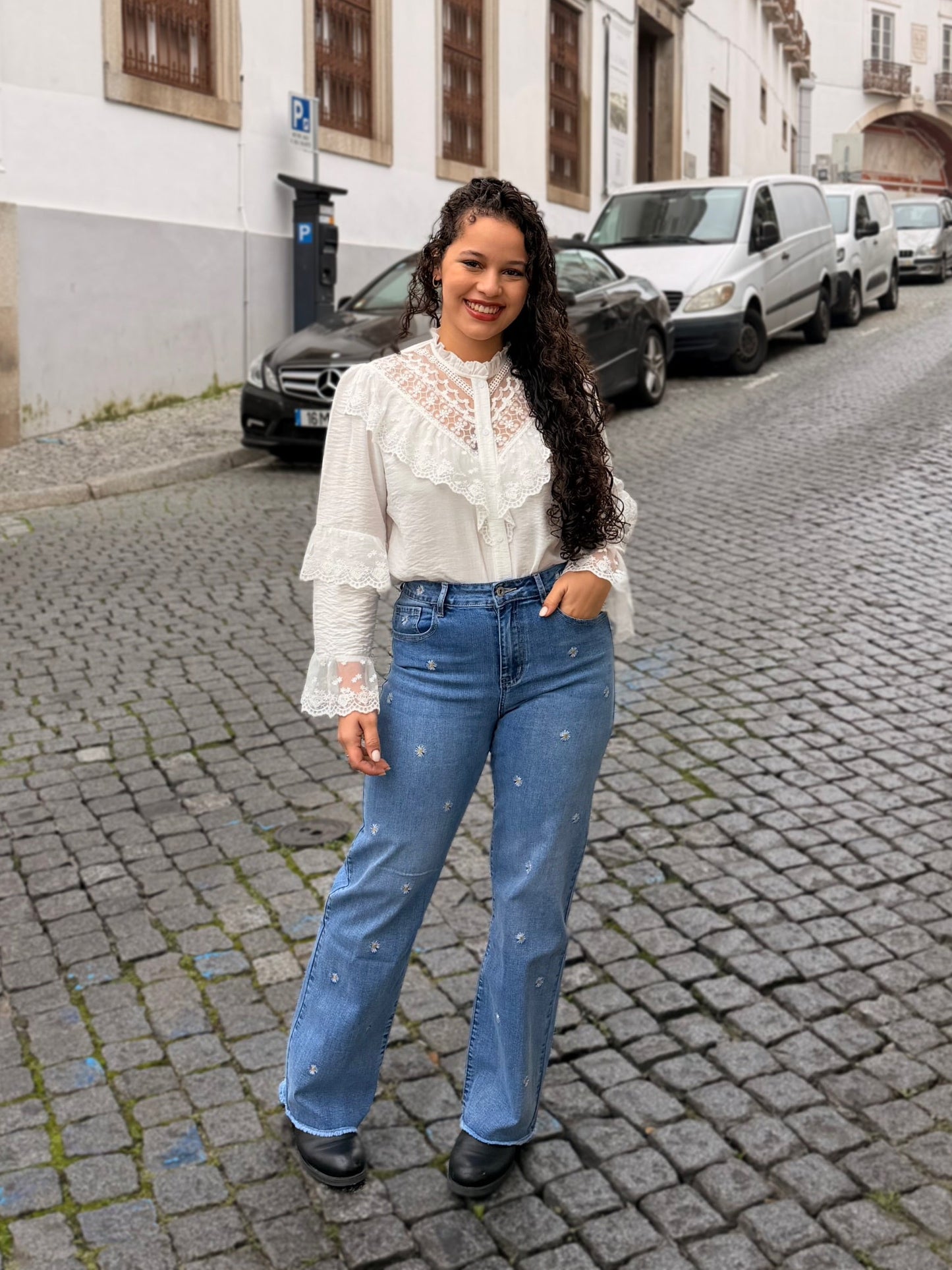 CAMISA BRANCA FOLHOS E RENDAS