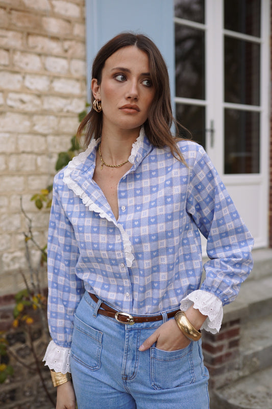 Camisa azul corações