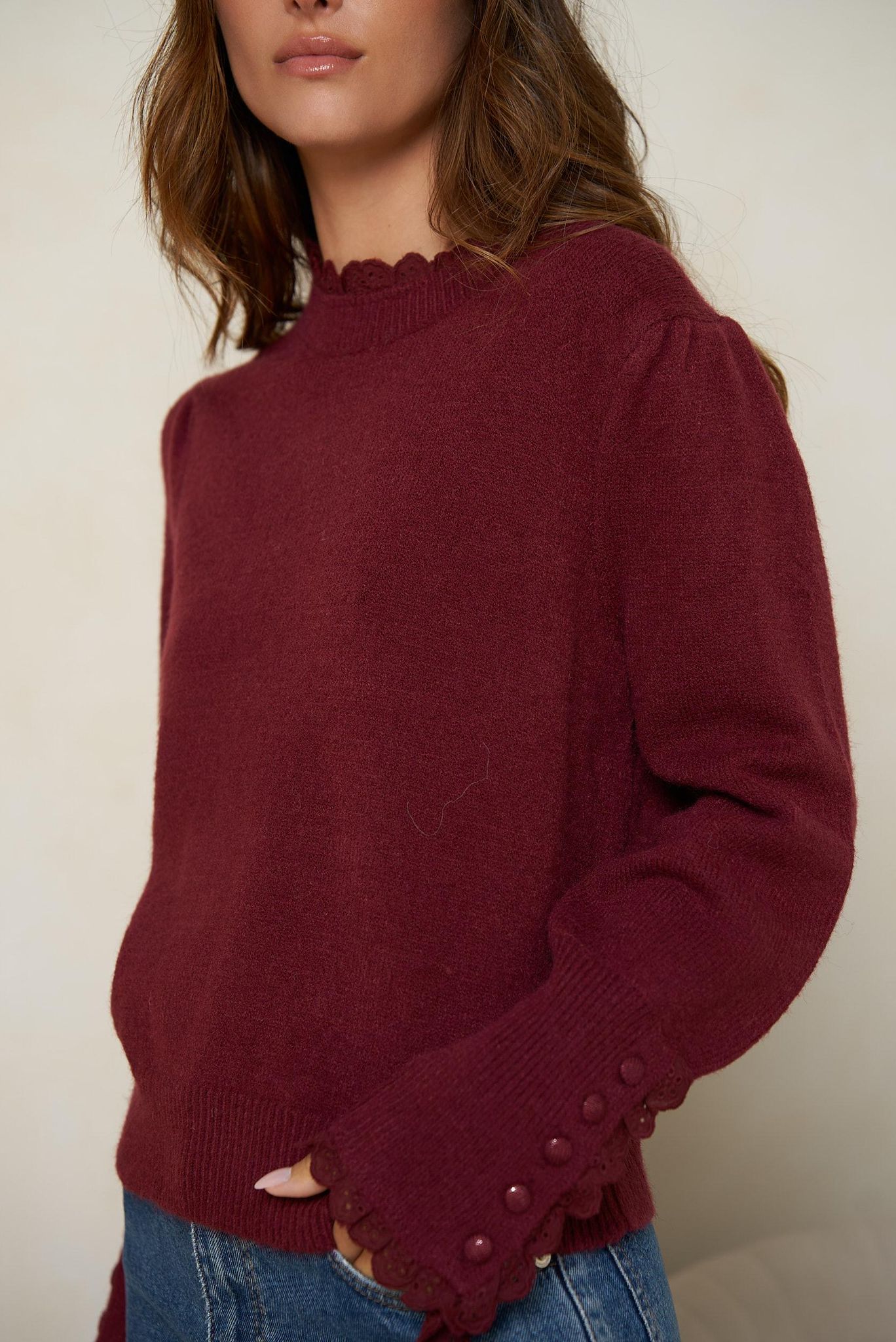 malha bordô com botões